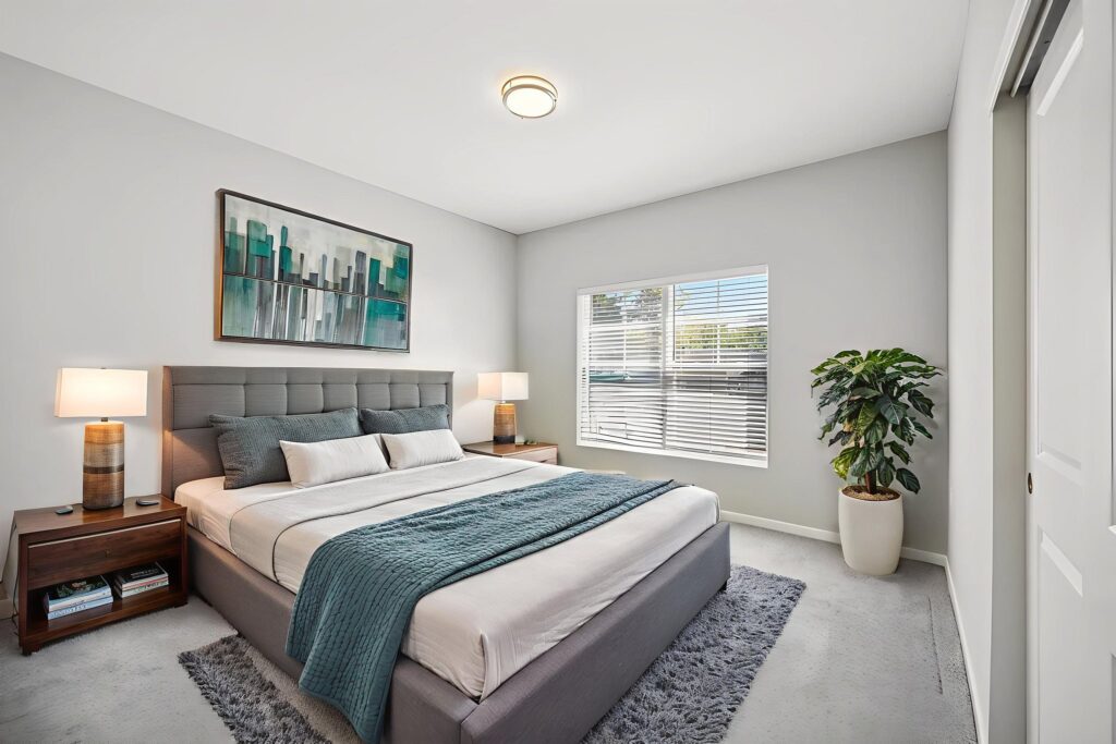 Spacious bedroom at The Everett apartments in Gahanna Ohio
2 bedroom apartment with modern finishes in Gahanna
Bedroom with large windows in Gahanna apartment